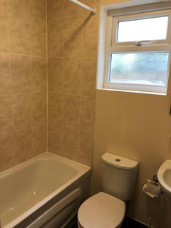 5 bedroom terraced house to rent, Pitcairn Road, Mitcham