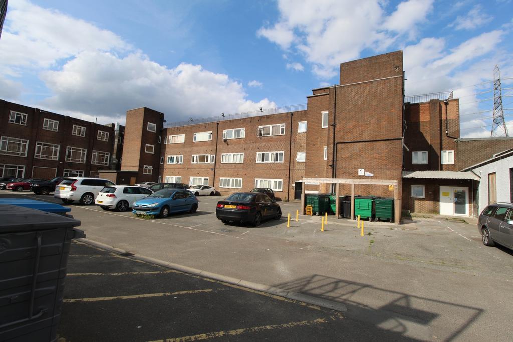 Connect House, Willow Lane, Mitcham, CR4 1 bed flat to rent - £850 pcm