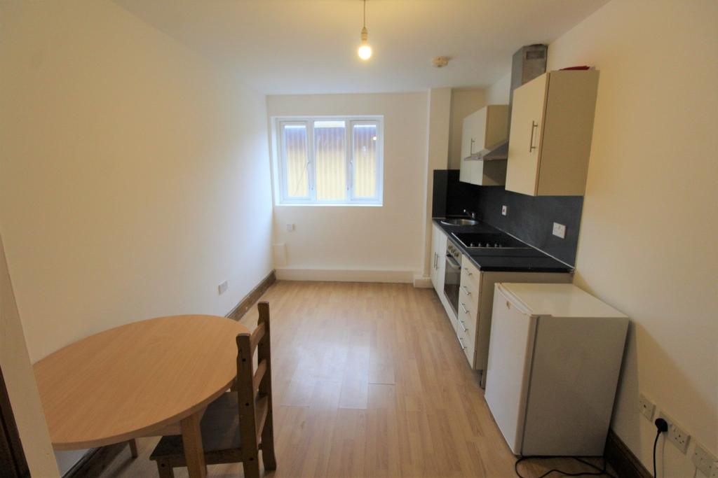 Connect House, Willow Lane, Mitcham, CR4 1 bed flat to rent - £850 pcm