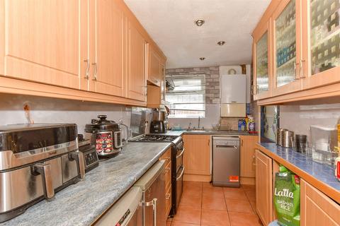 3 bedroom terraced house for sale, Railway Street, Romford, Essex