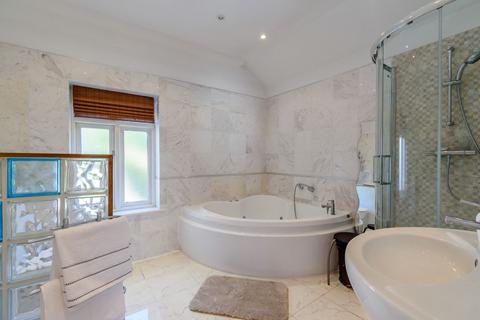 5 bedroom detached house for sale, Kewferry Drive, Northwood HA6