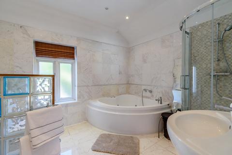5 bedroom detached house for sale, Kewferry Drive, Northwood HA6