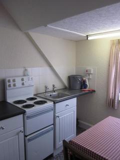 1 bedroom apartment to rent, Top Flat, Minehead TA24