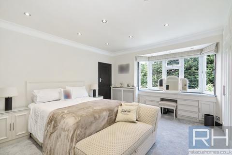 4 bedroom detached house to rent - Bramley Road, Southgate, London, N14