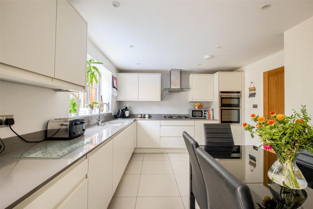 Wagon Lane, Solihull, West Midlands, B92 4 bed detached house £425,000