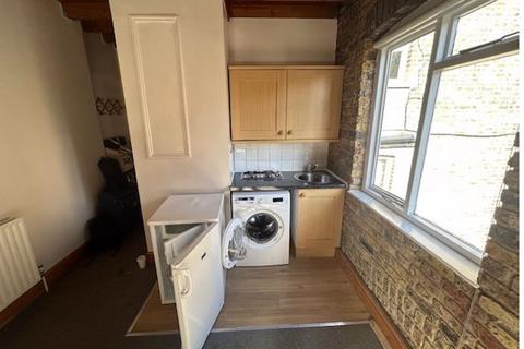 Studio to rent, Savernake Road, South End Green.