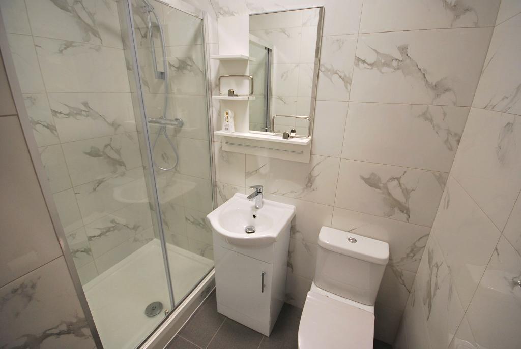 Shower &amp; W/C