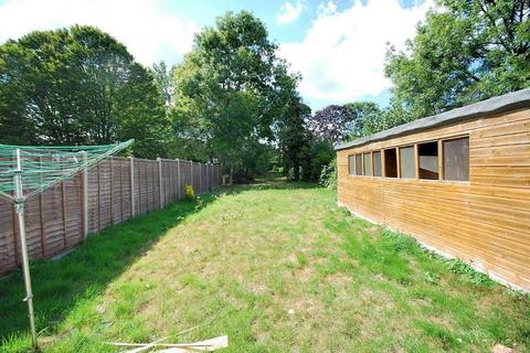 5 bedroom semi-detached house to rent, ST ANDREWS AVENUE