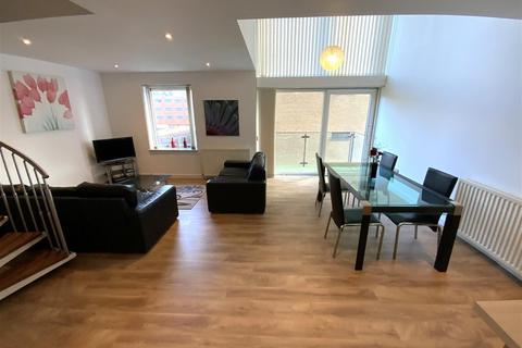 2 bedroom apartment to rent, Dunlop Street, Glasgow