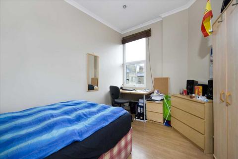 4 bedroom apartment to rent, Crabtree Lane