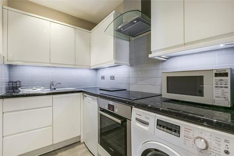 Studio to rent, Warwick Road, Earls Court, London