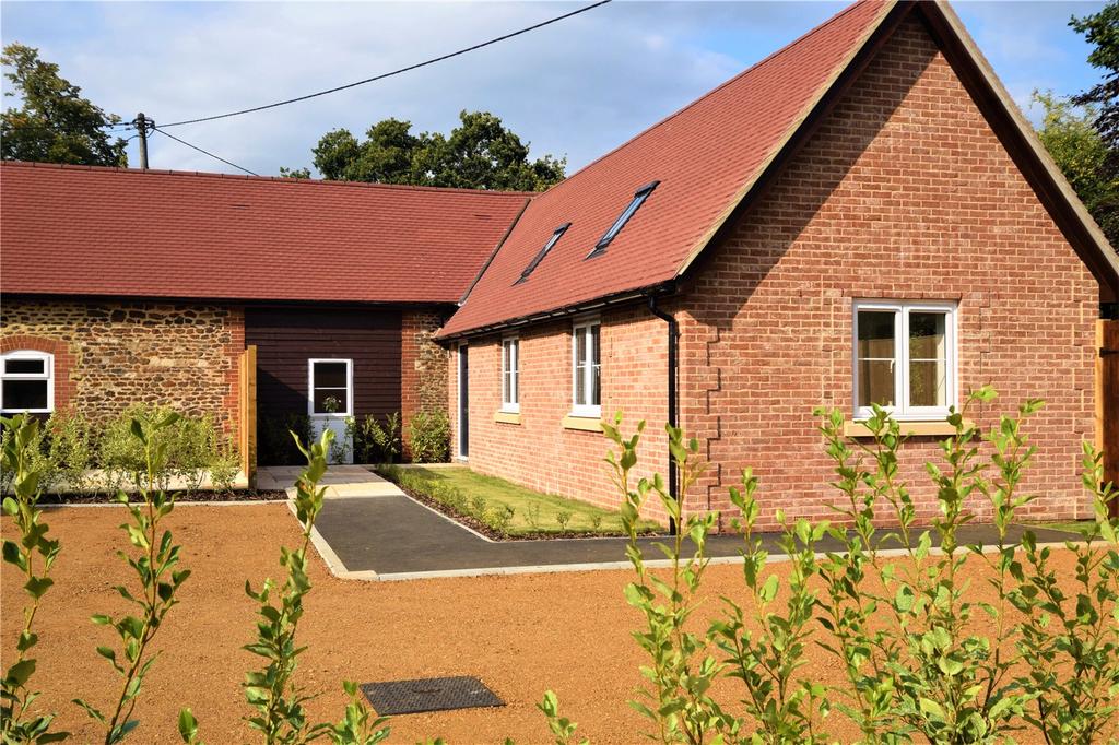 Road, Kingsley, Hampshire 3 bed semidetached bungalow £425,000
