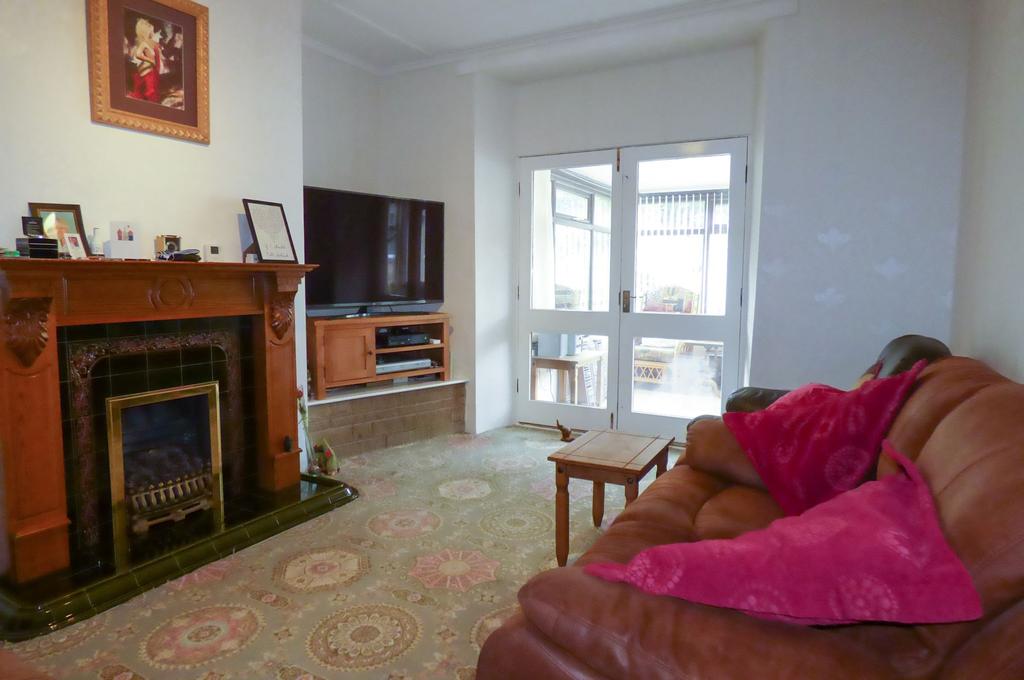 Durham Road, Blackhill, Consett, Durham, DH8 8RU 3 bed semidetached