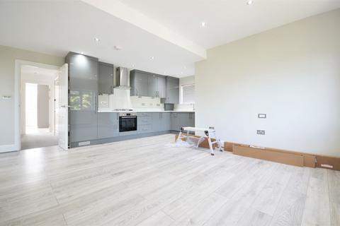 3 bedroom flat to rent, St Dunstans Avenue, Acton W3 6QL
