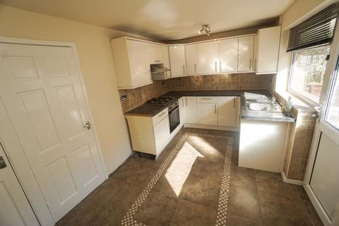 3 bedroom semi-detached house to rent, Pennine Road, Horwich