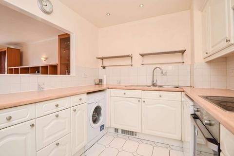 2 bedroom flat to rent, Millennium Drive, Isle Of Dogs, London