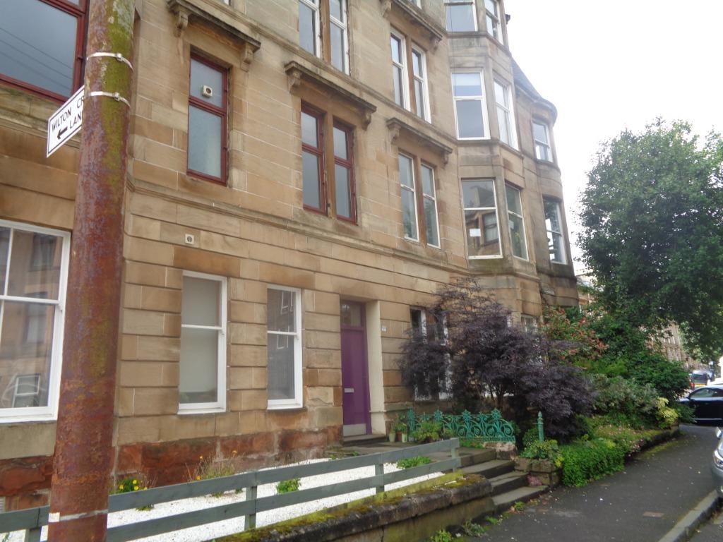 Wilton Street, Glasgow, G20 3 bed flat £1,650 pcm (£381 pw)