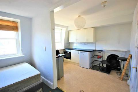 Studio to rent, Oriental Place, Brighton