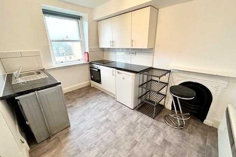 Studio to rent, Oriental Place, Brighton