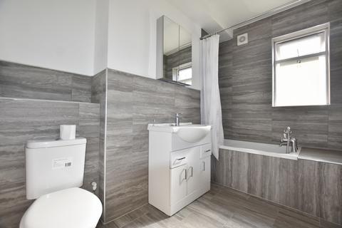 1 bedroom flat to rent, Leavesden Road, North Watford, WD24
