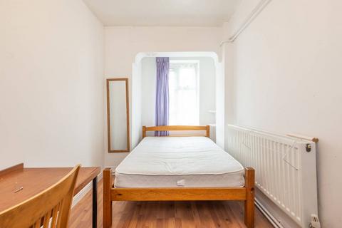 3 bedroom flat to rent, Lorraine Court, Lewis Street, Camden, NW1