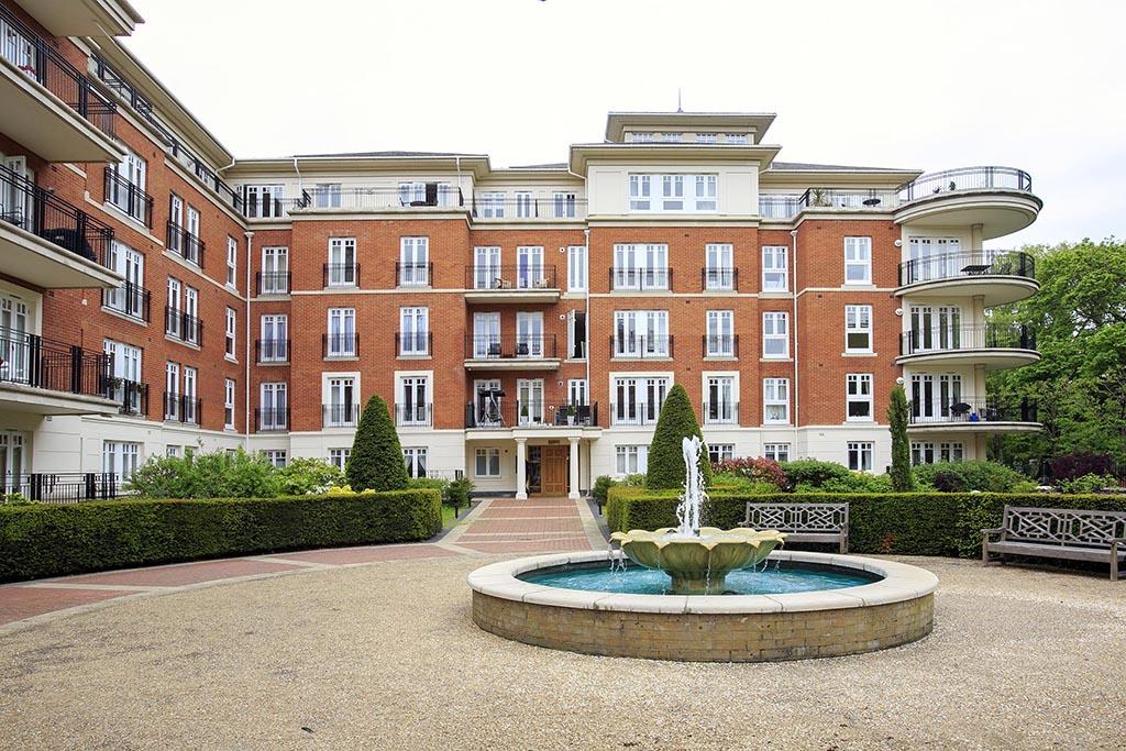 Ashe House, Clevedon Road, East Twickenham TW1 1 bed flat to rent £