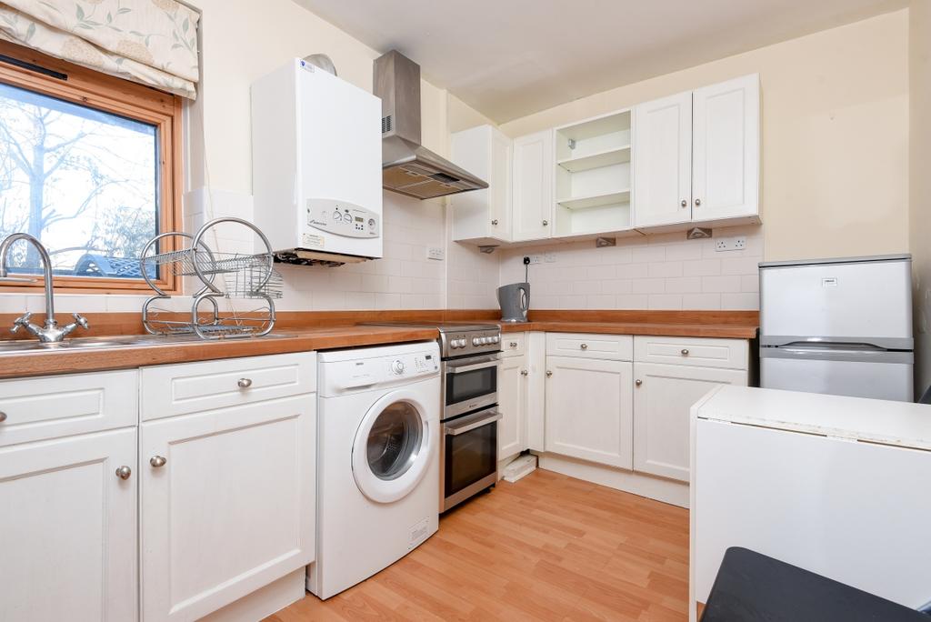 Thorburn Square London SE1 1 bed apartment - £1,250 pcm (£288 pw)