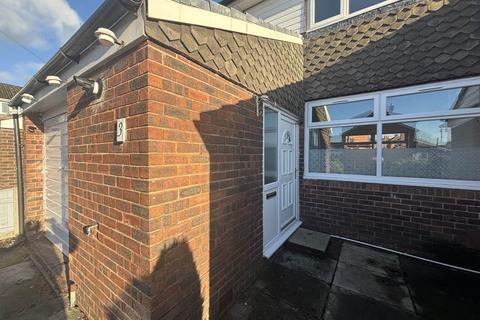3 bedroom terraced house to rent, Sandygate Close, Swinton