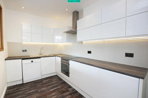 4 bedroom terraced house to rent, Felix Place, London, SW2 1PD