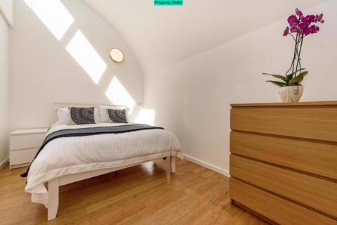 4 bedroom terraced house to rent, Felix Place, London, SW2 1PD
