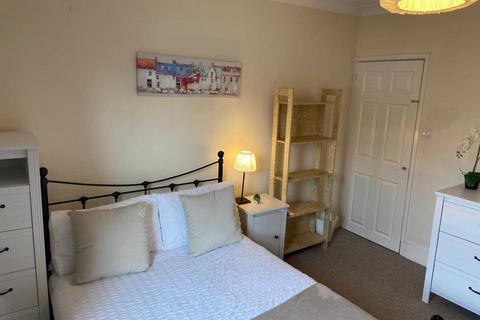 1 bedroom in a house share to rent, Rupert Road, Guildford GU2