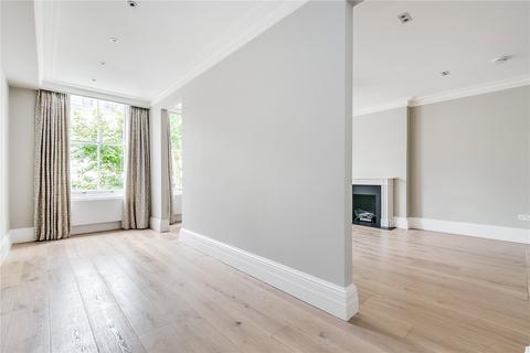 2 bedroom flat to rent, Queens Gate, South Kensington, London