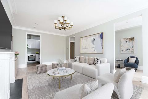 2 bedroom flat to rent, Queens Gate, South Kensington, London