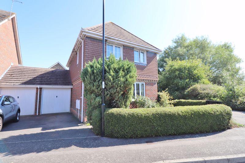 Bluebell Way, Burgess Hill, West Sussex 3 bed detached house £385,000