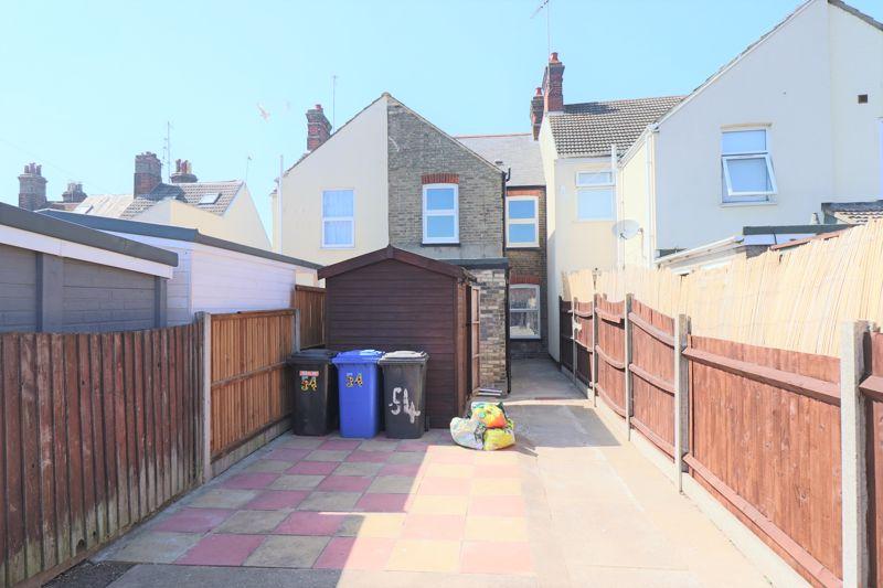 Rotterdam Road, Lowestoft 3 bed terraced house £150,000