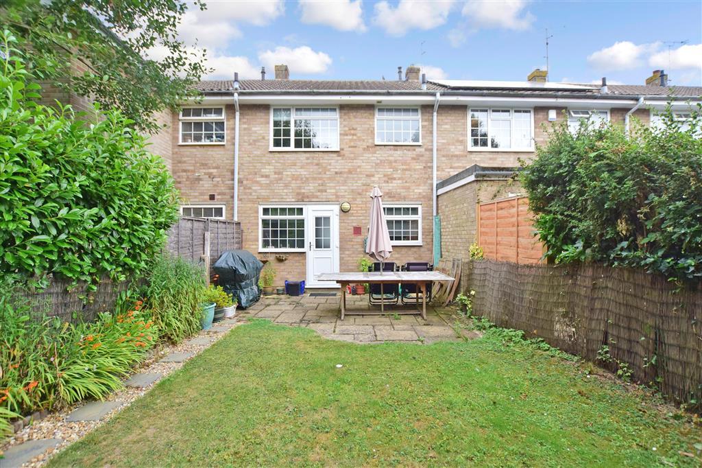 Broadwood Close, Horsham, West Sussex 2 bed terraced house £319,950