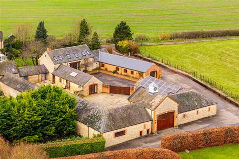 4 bedroom barn conversion to rent, Eakley Lanes, Stoke Goldington, Newport Pagnell, Buckinghamshire, MK16