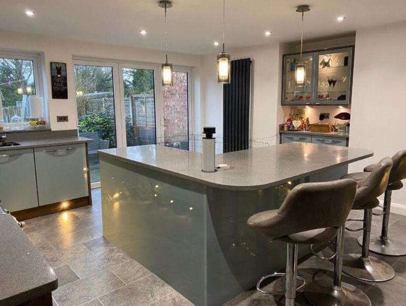 Bosty Lane, Aldridge, Walsall 3 bed semidetached house £260,000