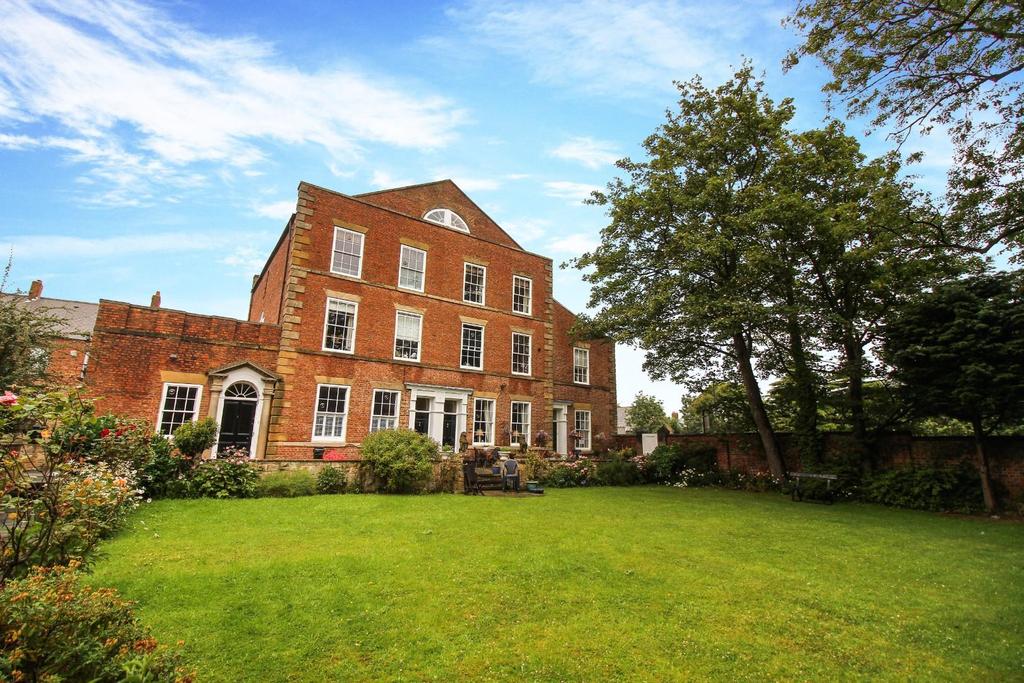 Stephenson Street, North Shields 2 bed flat £180,000