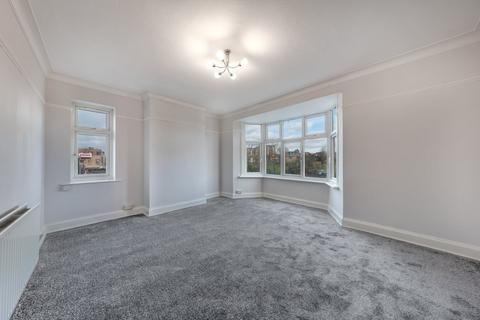 2 bedroom flat to rent, Parade Mansions, London, NW4