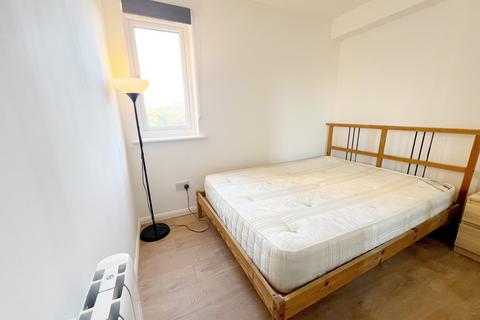 Studio to rent, Glenville Grove,  New Cross, SE8