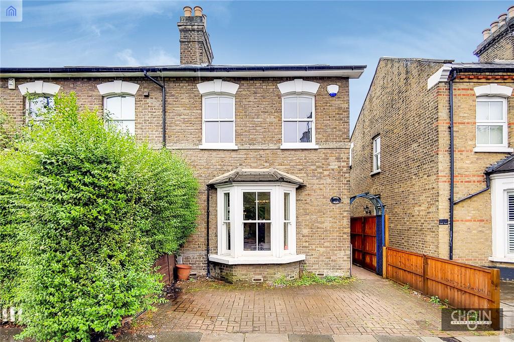 Cecil Road, ENFIELD, Greater London, EN2 2 bed semidetached house £