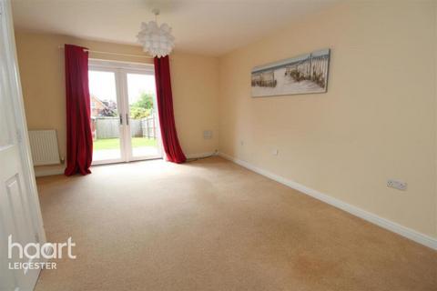 2 bedroom end of terrace house to rent, Bridgemere Close, Leicester