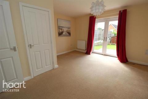 2 bedroom end of terrace house to rent, Bridgemere Close, Leicester