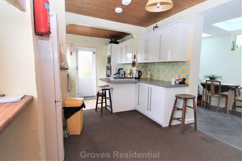 House share to rent - Avenue Road, New Malden