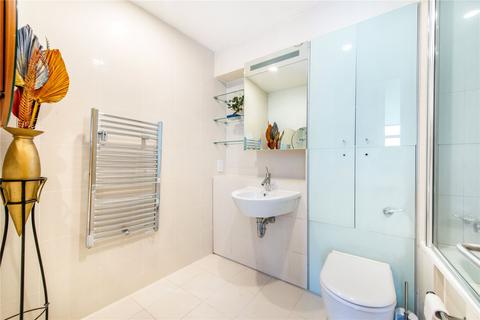 2 bedroom flat to rent, Parliament View Apartments, 1, Albert Embankment, London, SE1