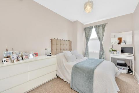 2 bedroom flat to rent, Askew Road, London, W12