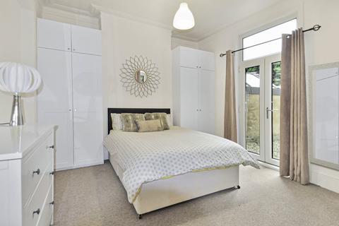 1 bedroom in a house share to rent, Clarence Road, Chiswick, London W4 3AS