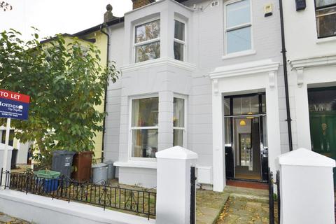 1 bedroom in a house share to rent, Clarence Road, Chiswick, London W4 3AS