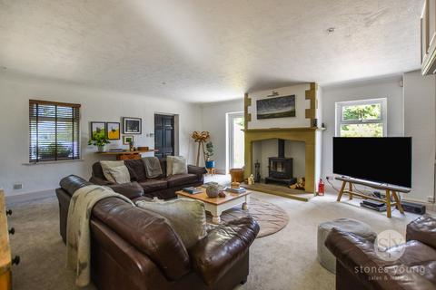 5 bedroom detached house for sale - Ribchester Road, Clayton-le-Dale, Blackburn, BB1